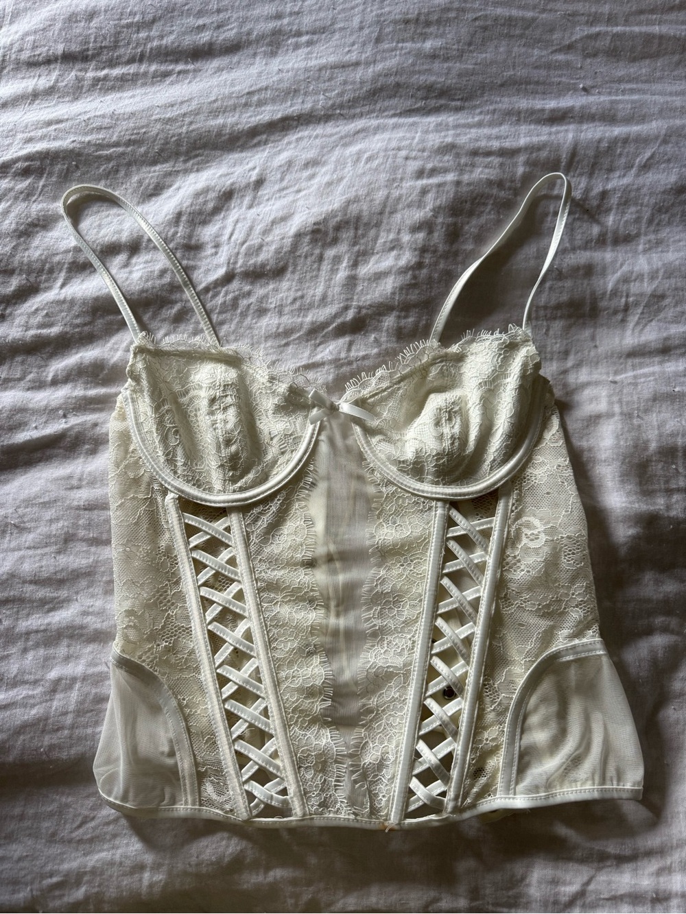 Edikted Ivory Lace Crop Bustier corset